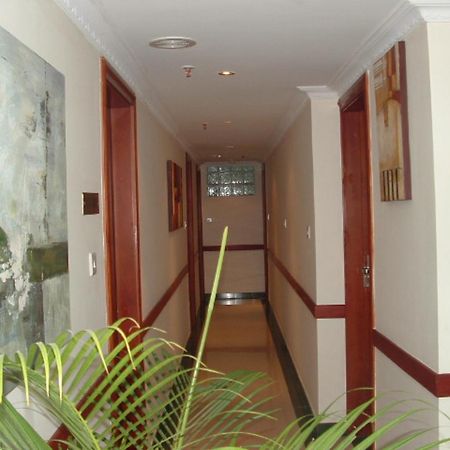 Hotel Nikko Towers Daressalam Exterior foto